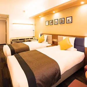 Floral East Shinsaibashi 4* 大阪市